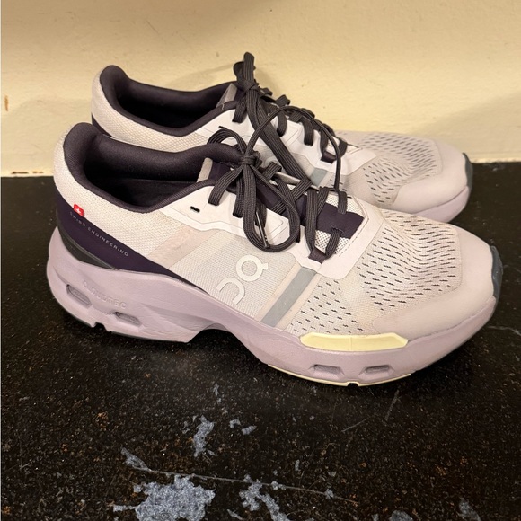 On Clouds Shoes - On Women's Cloudpulse Sneakers Lavender Seedling Size 8
Great condition